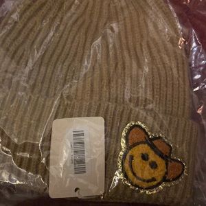 Smily Hat color warm taupe    brand new